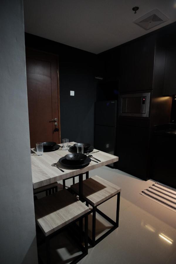 2 Bedrooms - Royal Olive Apartment - Pejaten South Of Jakarta Exterior foto