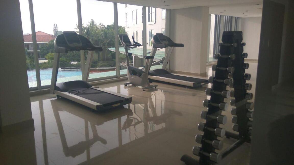 2 Bedrooms - Royal Olive Apartment - Pejaten South Of Jakarta Exterior foto
